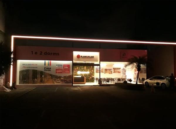 Stand — projeto 82